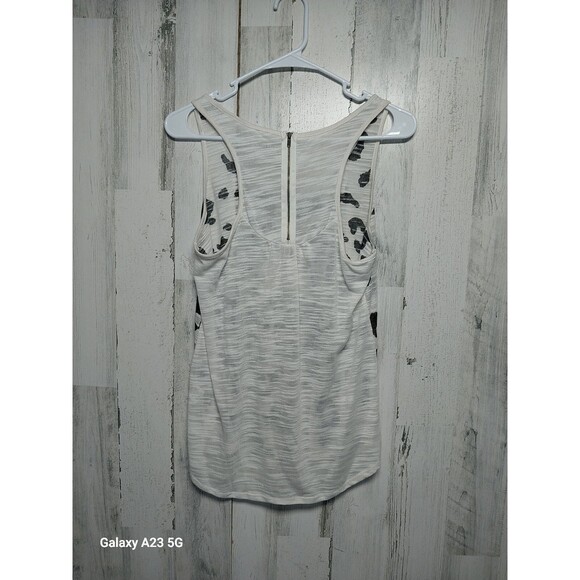 Maurices Size Medium White Leopard Tank Top Back Zip - Picture 4 of 6